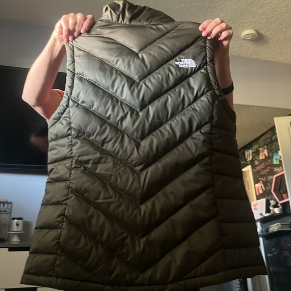 north face puffer vest - Picture 2 of 2